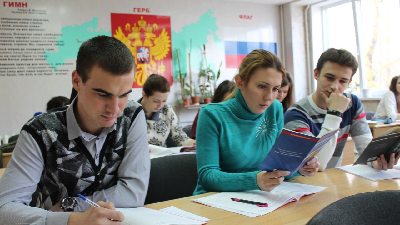 Адвокат после колледжа. ВСПК Волгоградский социально-педагогический колледж. ВСПК специальности. Юрист после 9 класса. Адвокат учеба.